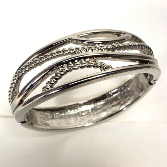 Chunky Silver-Tone Oval Bangle Bracelet – Textured Rope & Polished Metal Cuff - Picture 2 of 8